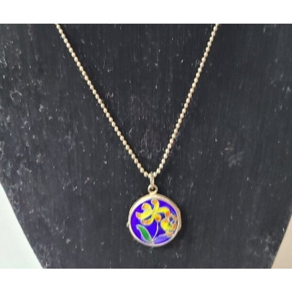 Vintage Genuine Sterling Silver Enameled Round Floral Locket Pendant Necklace - Picture 2 of 10